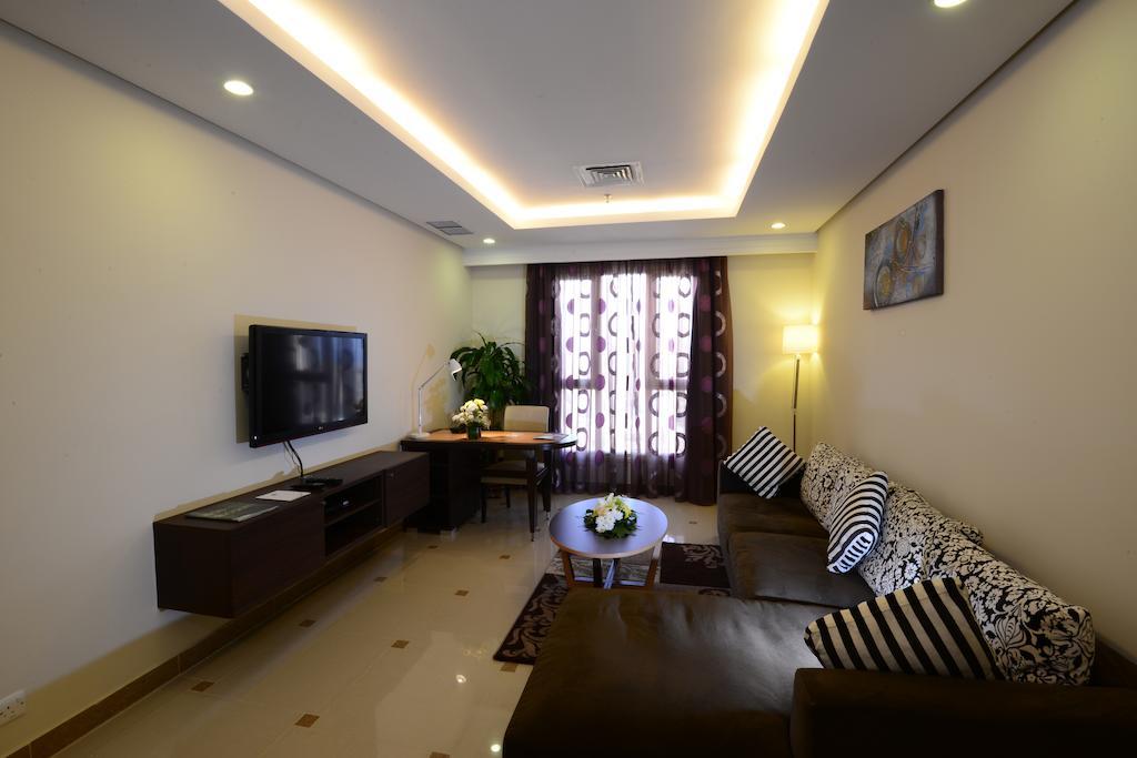 The Venue Resident Aparthotel Kuwait City Room photo